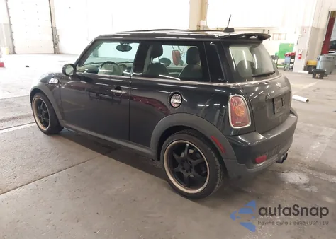 2007 Mini Cooper S z USA, uszkodzony, nr VIN WMWMF73527TT82151